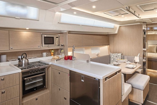 Bavaria C45 - Outlander - Medsail-Malta-Malta Charters - Interior