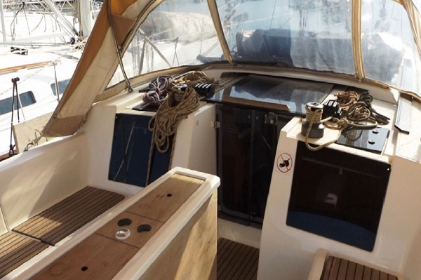 Dufour 410 -Medsail- Malta Charters - Cockpit