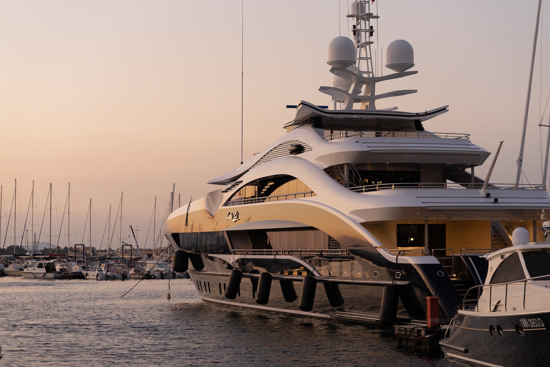 You are currently viewing Comparing and Contrasting a Yacht Charter versus a Purchase