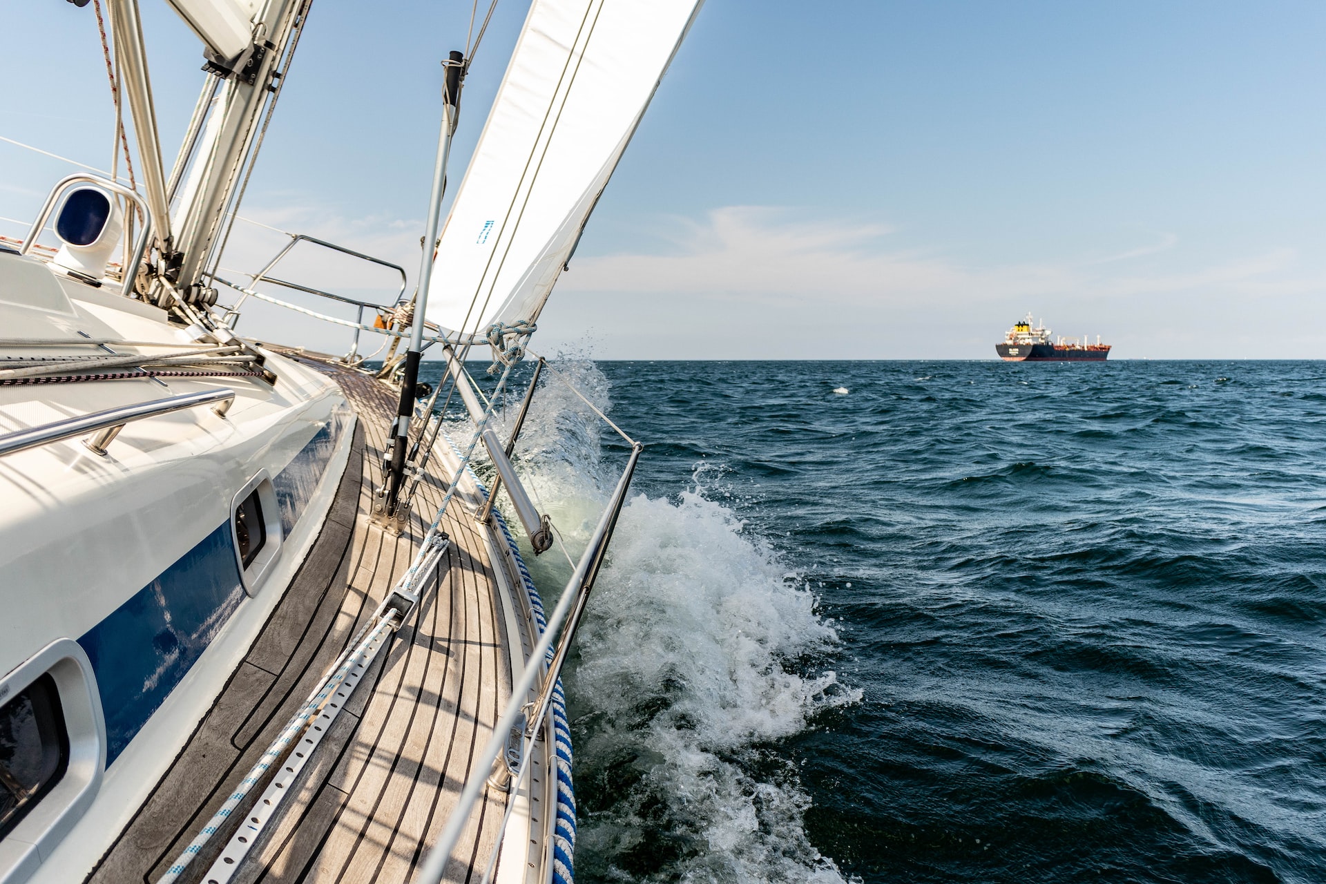 Read more about the article Boat Etiquette: What Not to Do When Renting a Yacht